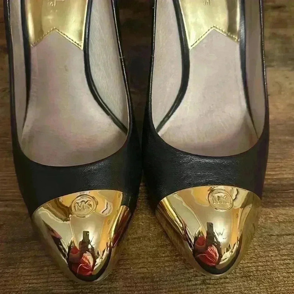 Michael Kors Paxton Cap Toe Heels - Picture 3 of 7